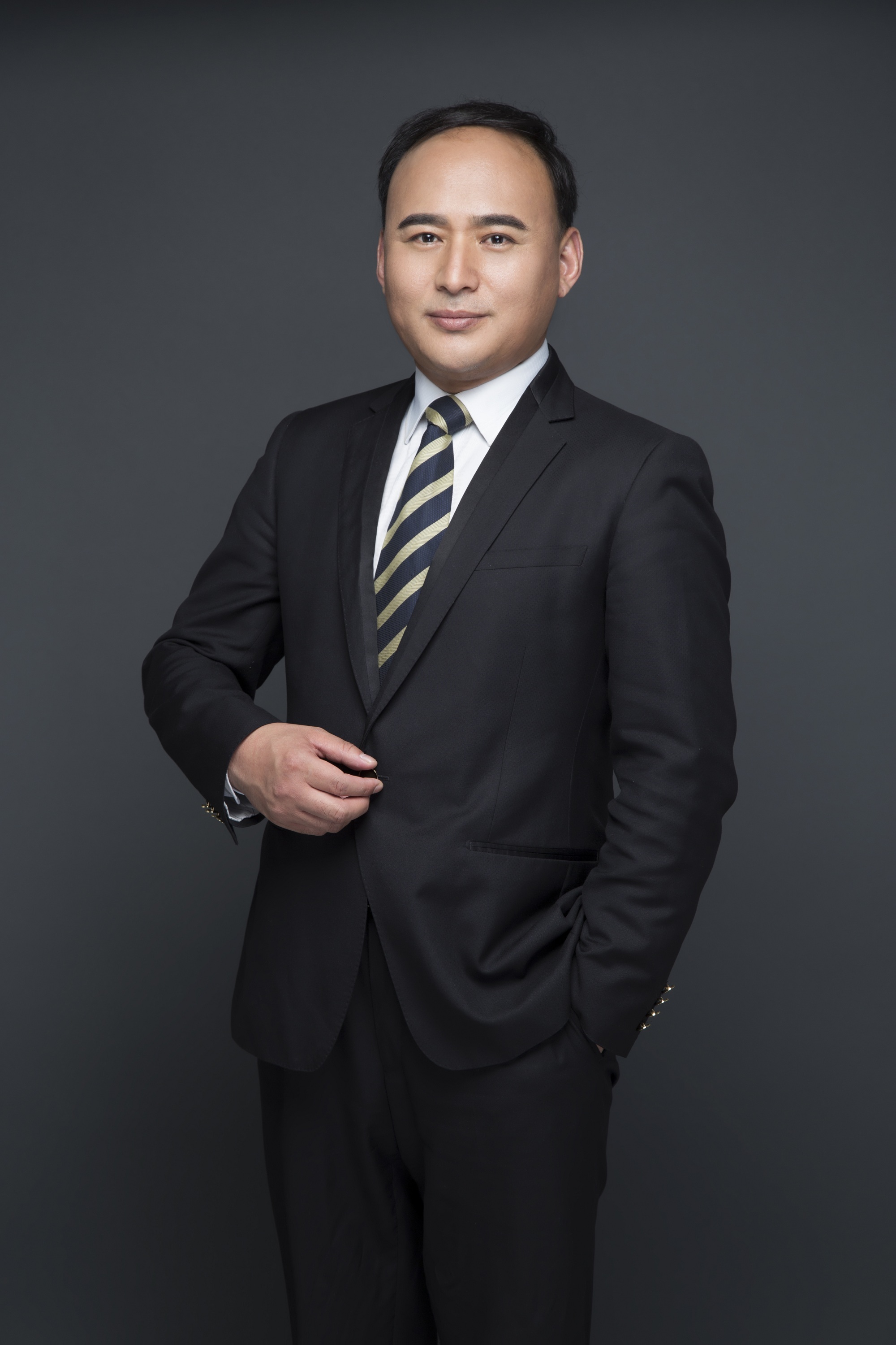 邓家伟 项目运营总监